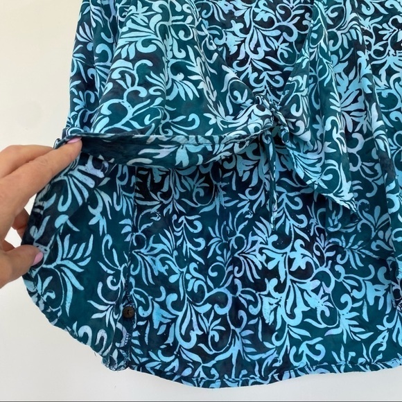 Mexicali Blues tie front top, coverup with roll tab sleeves - Picture 5 of 11